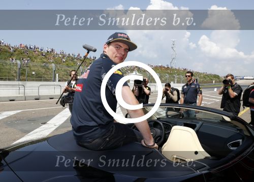 Zandvoort 4 juni 2016
Jumbo familie racedagen op Zandvoort met oa Max Verstappen en zijn Red Bull race auto.