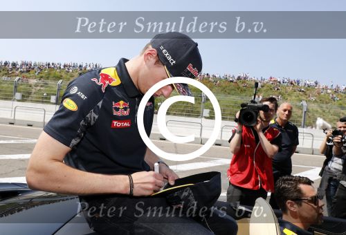 Zandvoort 4 juni 2016
Jumbo familie racedagen op Zandvoort met oa Max Verstappen en zijn Red Bull race auto.
