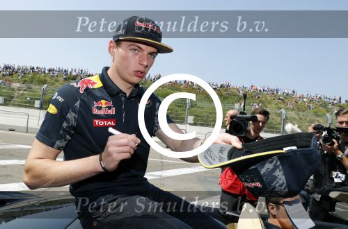 Zandvoort 4 juni 2016
Jumbo familie racedagen op Zandvoort met oa Max Verstappen en zijn Red Bull race auto.