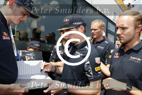 Zandvoort 4 juni 2016
Jumbo familie racedagen op Zandvoort met oa Max Verstappen en zijn Red Bull race auto.