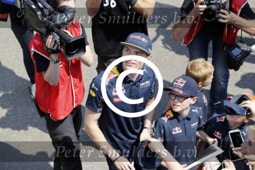 Zandvoort 4 juni 2016
Jumbo familie racedagen op Zandvoort met oa Max Verstappen en zijn Red Bull race auto.