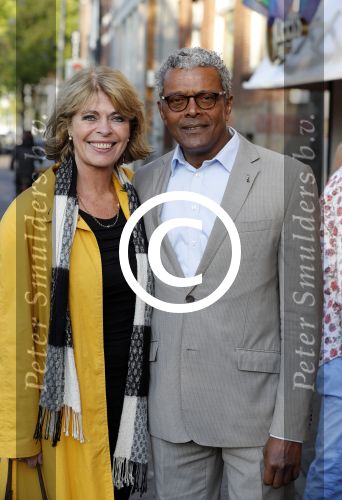 Amsterdam 17 mei 2016 
Surprise feestje voor Frank Sanders voor zijn 70e verjaardag in de kleine komedie.
Lieneke le Roux met haar partner Mike Ho Sam Sooi