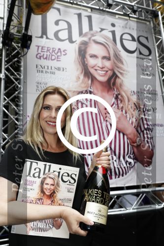 Amsterdam 2 juni 2016 
Terras special award van Talkiesgaat dit jaar naar Hotel the Dylan. Nance Coolen en Kristina Bozilovic