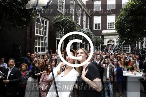 Amsterdam 2 juni 2016 
Terras special award van Talkiesgaat dit jaar naar Hotel the Dylan. Nance Coolen en Kristina Bozilovic