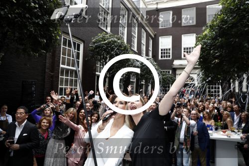 Amsterdam 2 juni 2016 
Terras special award van Talkiesgaat dit jaar naar Hotel the Dylan. Nance Coolen en Kristina Bozilovic