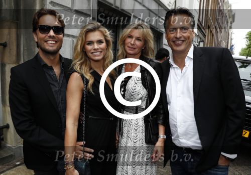 Amsterdam 2 juni 2016 
Terras special award van Talkiesgaat dit jaar naar Hotel the Dylan. Nicolette v Dam en haar man Bas Smit met Marcel Stolk en zijn vrouw Joan
