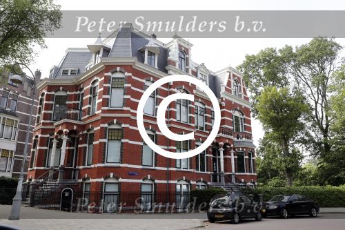 Amsterdam 28 mei 2016
Duurste huis van Nederland staat te koop/ Vraagprijs 11.7 miljoen . In het pand zit Nikkie Plessen met haar bedrijf.