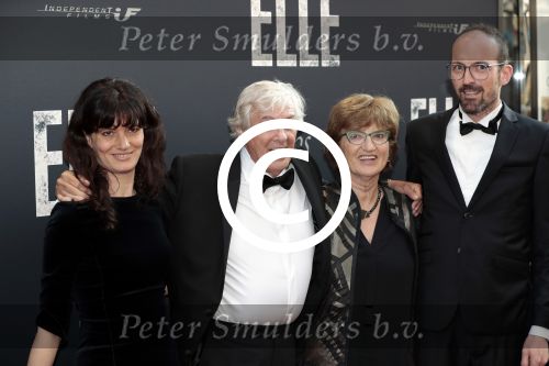 Amsterdam 31 mei 2016
Premiere nieuwste film van Paul Verhoeven Elle in Tuschinski.
Paul Verhoeven kwam met zijn vrouw dochter en schoonzoon