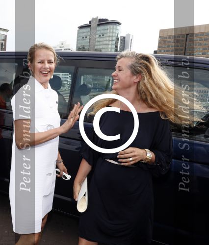 Amsterdam 4 juni 2016
Amsterdam Dam diner in de HMH tbv het aidsfonds.
Prinses Mabel met Willemijn Verloop