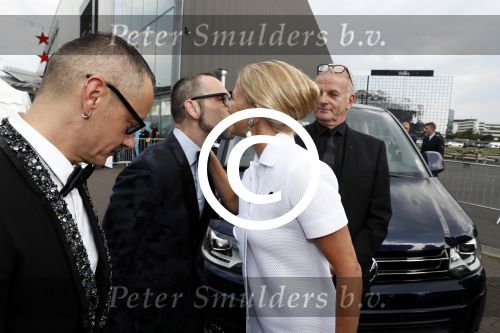 Amsterdam 4 juni 2016
Amsterdam Dam diner in de HMH tbv het aidsfonds.
Prinses Mabel met Victor en Rolf