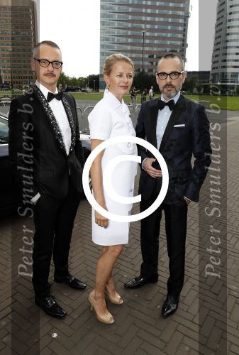 Amsterdam 4 juni 2016
Amsterdam Dam diner in de HMH tbv het aidsfonds.
Prinses Mabel met Victor en Rolf