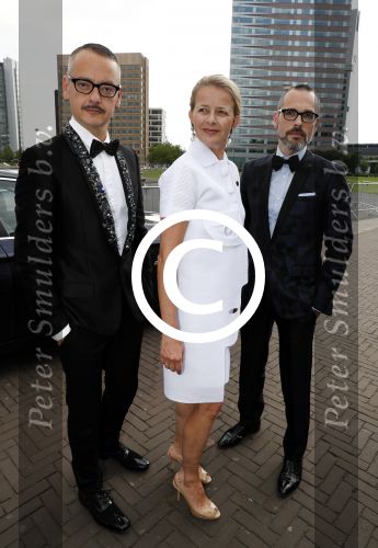 Amsterdam 4 juni 2016
Amsterdam Dam diner in de HMH tbv het aidsfonds.
Prinses Mabel met Victor en Rolf
