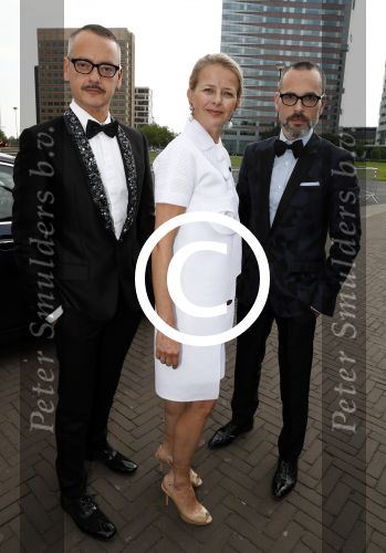 Amsterdam 4 juni 2016
Amsterdam Dam diner in de HMH tbv het aidsfonds.
Prinses Mabel met Victor en Rolf