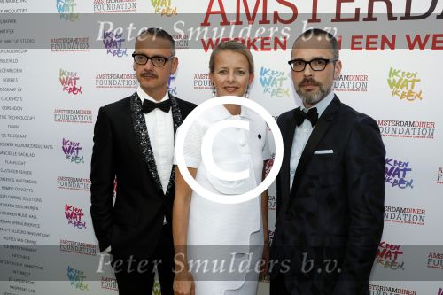 Amsterdam 4 juni 2016
Amsterdam Dam diner in de HMH tbv het aidsfonds.
Prinses Mabel met Victor en Rolf