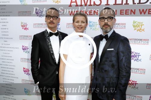 Amsterdam 4 juni 2016
Amsterdam Dam diner in de HMH tbv het aidsfonds.
Prinses Mabel met Victor en Rolf