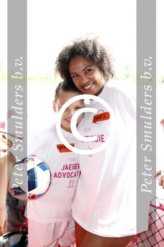 Amsterdam 21 mei 2016
Voetballen voor down in Amsterdam met div Bn ers.
Raffaela Paton met dochter