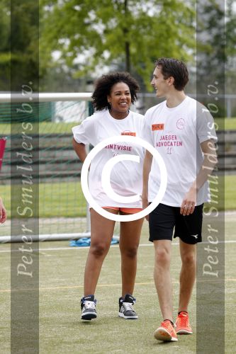 Amsterdam 21 mei 2016
Voetballen voor down in Amsterdam met div Bn ers.
Raffaela Paton met dochter