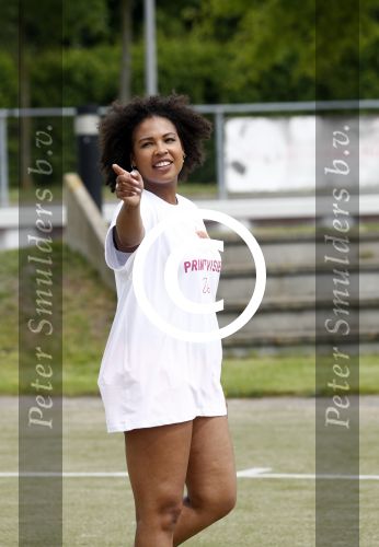 Amsterdam 21 mei 2016
Voetballen voor down in Amsterdam met div Bn ers.
Raffaela Paton met dochter
