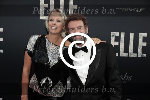 Amsterdam 31 mei 2016
Premiere nieuwste film van Paul Verhoeven Elle in Tuschinski. Kluun Raymond v d Klundert met vriendin