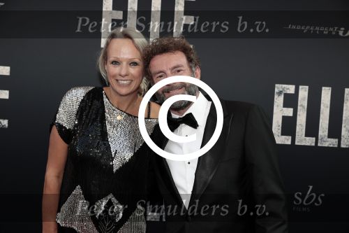 Amsterdam 31 mei 2016
Premiere nieuwste film van Paul Verhoeven Elle in Tuschinski. Kluun Raymond v d Klundert met vriendin