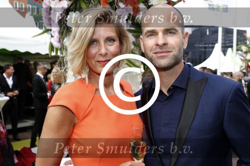 Amsterdam 4 juni 2016
Amsterdam Dam diner in de HMH tbv het aidsfonds.
Renate en Erben Wennemars met vrienden