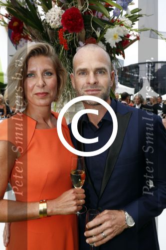 Amsterdam 4 juni 2016
Amsterdam Dam diner in de HMH tbv het aidsfonds.
Renate en Erben Wennemars met vrienden