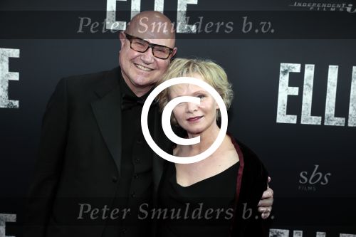 Amsterdam 31 mei 2016
Premiere nieuwste film van Paul Verhoeven Elle in Tuschinski.
Renee Soutendijk met man Thed Lensen