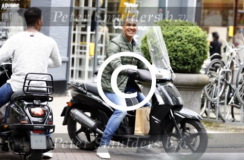 Amsterdam 3 juni 2016
Ruud Gullit op de scooter in Amsterdam zuid