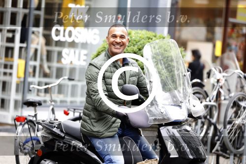 Amsterdam 3 juni 2016
Ruud Gullit op de scooter in Amsterdam zuid