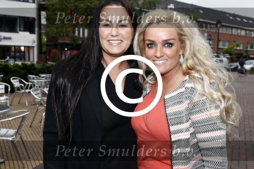 Hilversum 25 mei 2016
Feest Imca Marina vanwege 60 jarig artiesten jubileum en haar 75e verjaardag in de kei.
Samantha Steenwijk met partner