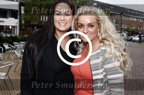 Hilversum 25 mei 2016
Feest Imca Marina vanwege 60 jarig artiesten jubileum en haar 75e verjaardag in de kei.
Samantha Steenwijk met partner