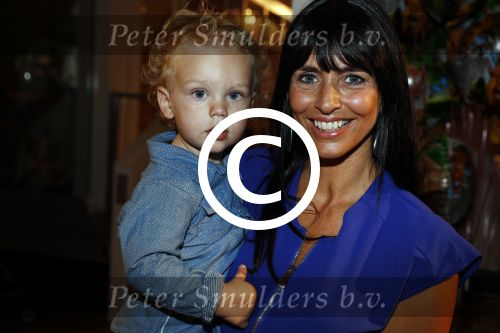 Amsterdam 29 mei 2016
Presentatie het grote knuffelboek van Nederland gemaakt door Gallyon v Vessem.
De presentatie was bij Scheltema. Sandra Schuurhof met zoontje