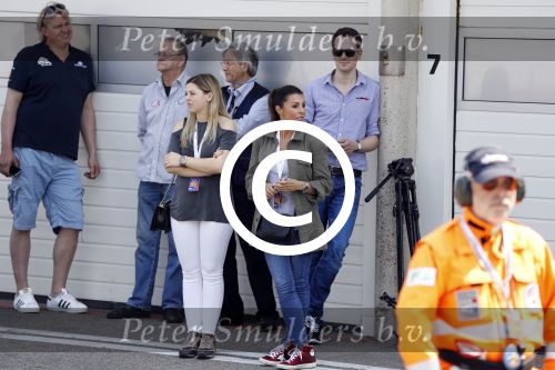 Zandvoort 4 juni 2016
Jumbo familie racedagen op Zandvoort met oa Max Verstappen en zijn Red Bull race auto. Sophie marie Kumpen en dochter Victoria Verstappen