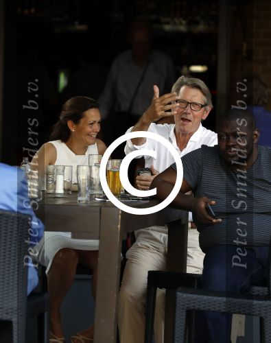 Amsterdam 4 juni 2016 
Ursul de Geer met vriendin op terras bij hotel Americain.