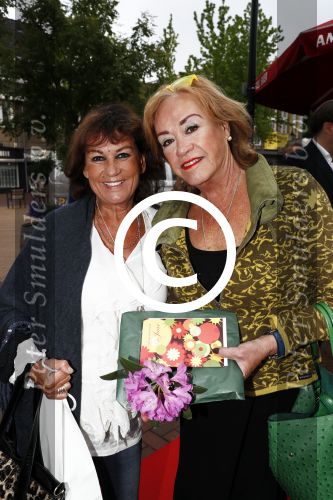 Hilversum 25 mei 2016
Feest Imca Marina vanwege 60 jarig artiesten jubileum en haar 75e verjaardag in de kei. Jose Hoebee en Viola Holt