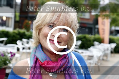 Hilversum 25 mei 2016
Feest Imca Marina vanwege 60 jarig artiesten jubileum en haar 75e verjaardag in de kei. Vivian Boelen