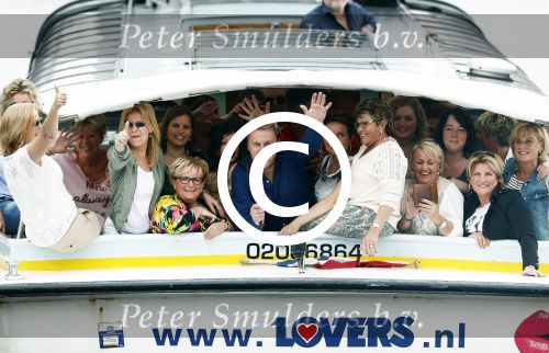 Amsterdam 26 mei 2016
Wesly Bronkhorst aan het varen met fans door de grachten van Amsterdam.