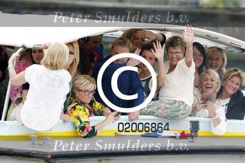 Amsterdam 26 mei 2016
Wesly Bronkhorst aan het varen met fans door de grachten van Amsterdam.
