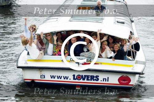 Amsterdam 26 mei 2016
Wesly Bronkhorst aan het varen met fans door de grachten van Amsterdam.