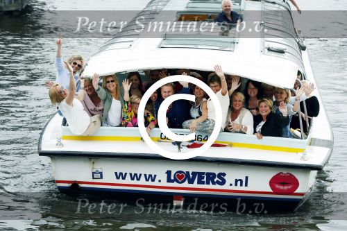 Amsterdam 26 mei 2016
Wesly Bronkhorst aan het varen met fans door de grachten van Amsterdam.