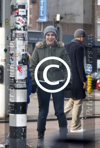 Amsterdam 18 maart 2013
Zangeres Anouk met haar zoon op straat in Amsterdam.
Peter Smulders bv