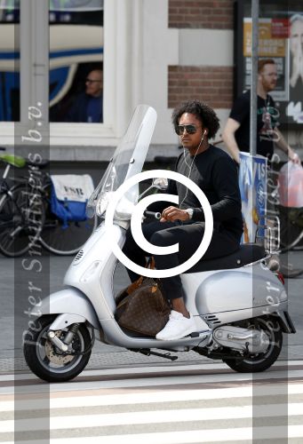 Amsterdam 3 juni 2017  
Oud Idols deelnemers Aaron op vespa scooter.