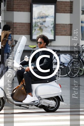 Amsterdam 3 juni 2017  
Oud Idols deelnemers Aaron op vespa scooter.