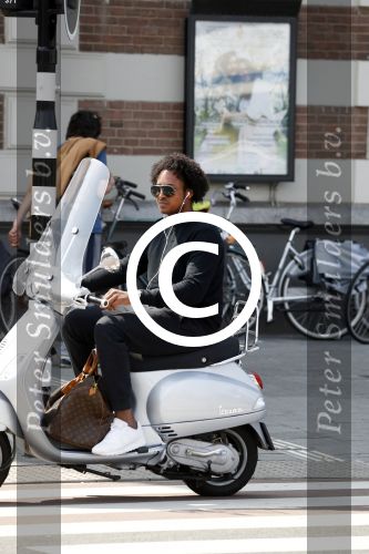 Amsterdam 3 juni 2017  
Oud Idols deelnemers Aaron op vespa scooter.