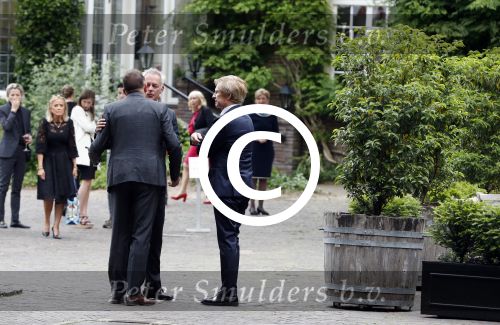 Vught 13 juni 2017
Herdenkingsdienst/ begrafenis van Sandra Reemer in kasteel Maurick. Addy v d Krommenacker met partner