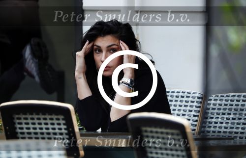 Amsterdam 7 juni 2017 
Anna Nooshin verdrietig bellend op terras