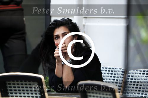 Amsterdam 7 juni 2017 
Anna Nooshin verdrietig bellend op terras