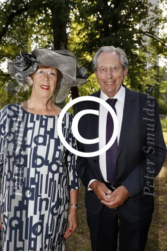 Haarzuilens 21 juni 2017
Haringparty bij kasteel de Haar. Annemarie Jorritsma met man