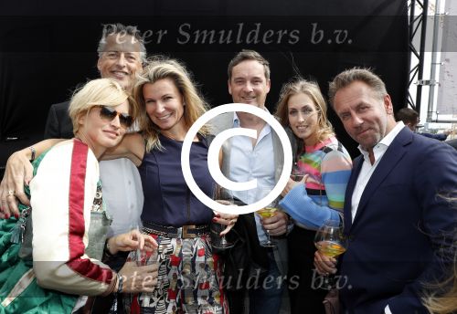 Amsterdam 8 juni 2017 
Talkies terras awards in het W hotel. Anouk Smulders Marcel en Joan Stolk Marco Achmad Manou en Edgar Meier