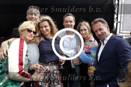 Amsterdam 8 juni 2017 
Talkies terras awards in het W hotel. Anouk Smulders Marcel en Joan Stolk Marco Achmad Manou en Edgar Meier